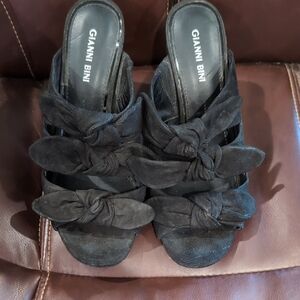 Gianni Bini Black Bow Mules